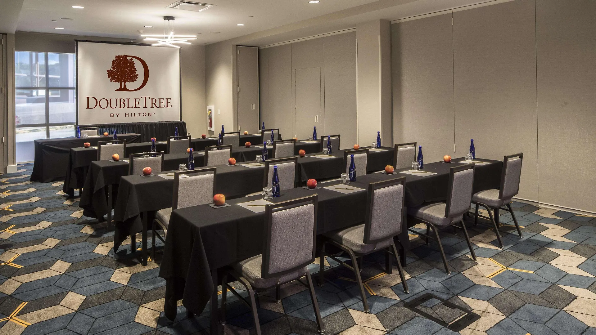 Doubletree By Hilton Hotel & Suites Pittsburgh Downtown 3*,