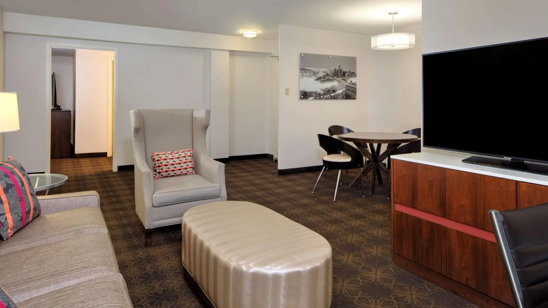 ***  Doubletree By Hilton Hotel & Suites Pittsburgh Downtown USA