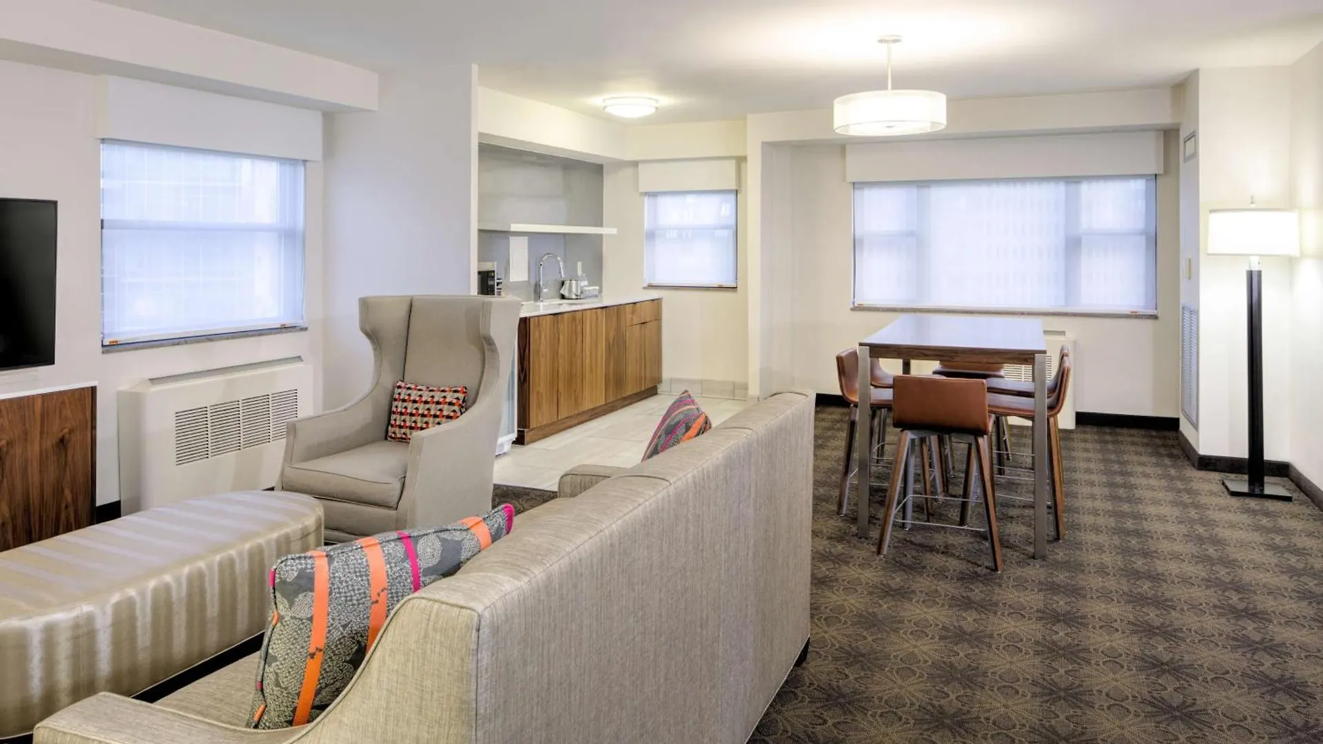 Doubletree By Hilton Hotel & Suites Pittsburgh Downtown